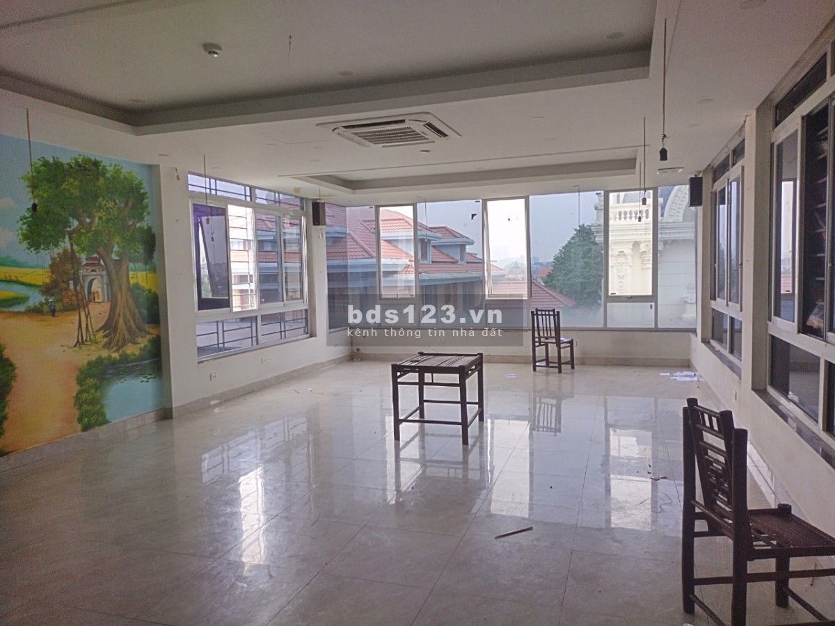 Cho thuê nhà 90m2 x 5 tầng 1 hầm ở Việt Hưng, Oto đỗ cửa, mọi mô hình
