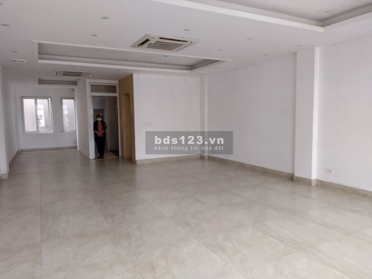 Cho thuê nhà 90m2 x 5 tầng 1 hầm ở Việt Hưng, Oto đỗ cửa, mọi mô hình