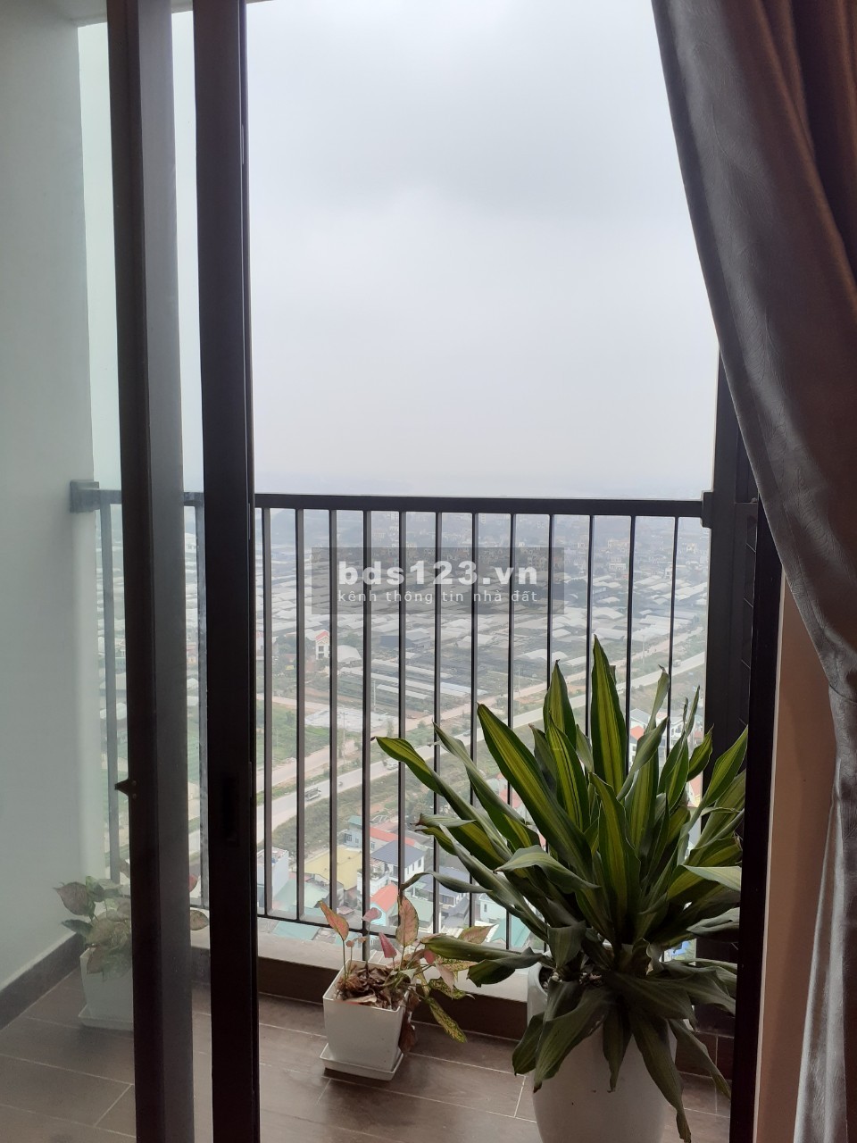 Chính chủ cho thuê chung cư 2 phòng ngủ 2WC Sky Oasis Ecopark đầy đủ nội thất giá 8.5tr/tháng