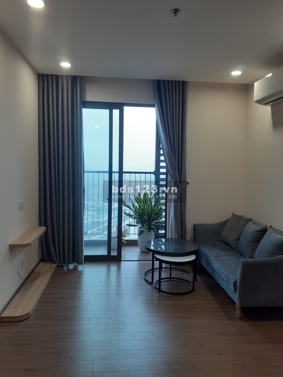 Chính chủ cho thuê chung cư 2 phòng ngủ 2WC Sky Oasis Ecopark đầy đủ nội thất giá 8.5tr/tháng