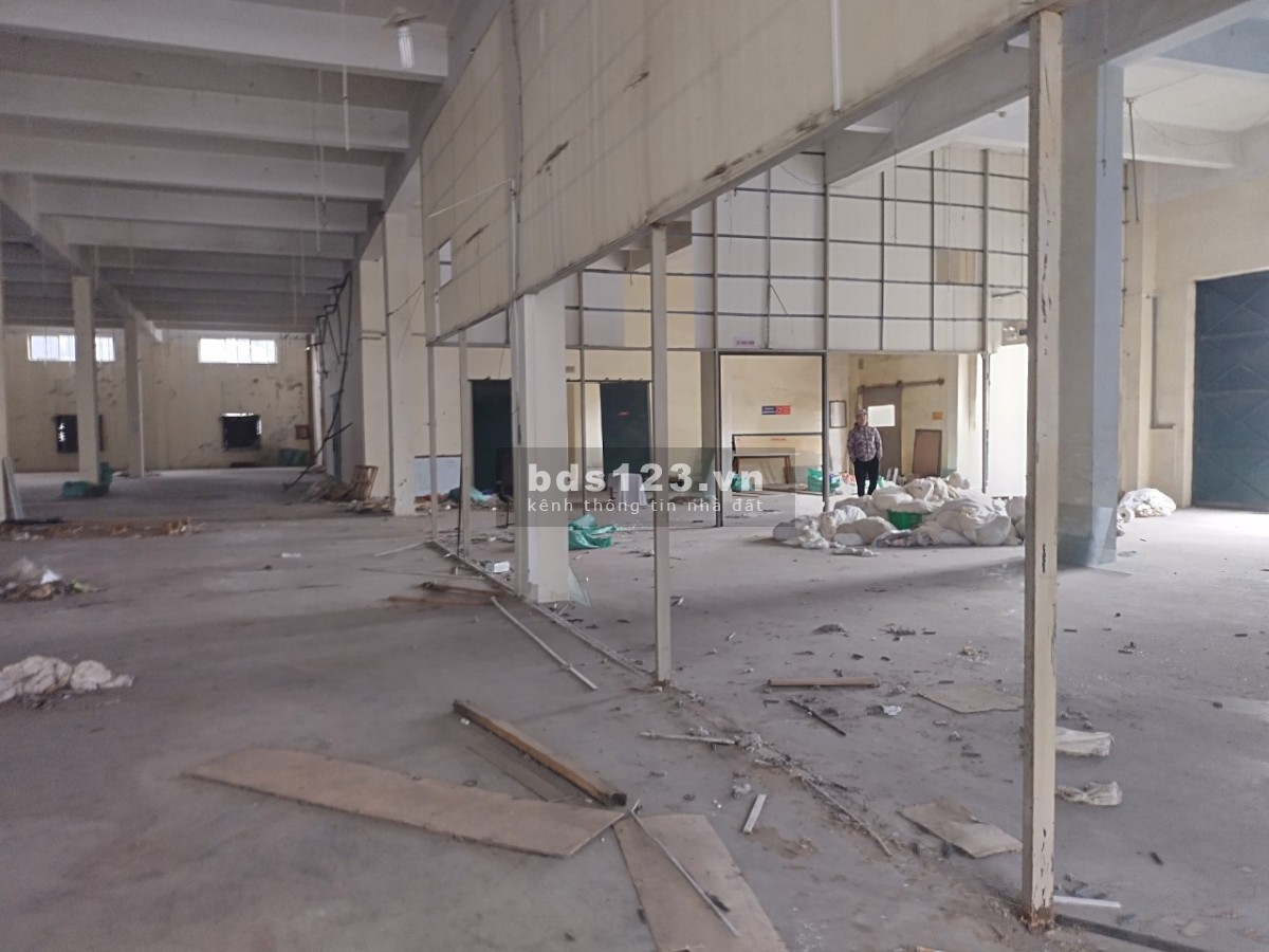 Cho thuê mặt bằng sàn làm kho, vp, sản xuất. 2700m2 có cắt lẻ từ 80m2. Minh Khai