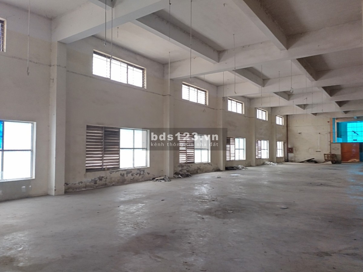 Cho thuê mặt bằng sàn làm kho, vp, sản xuất. 2700m2 có cắt lẻ từ 80m2. Minh Khai