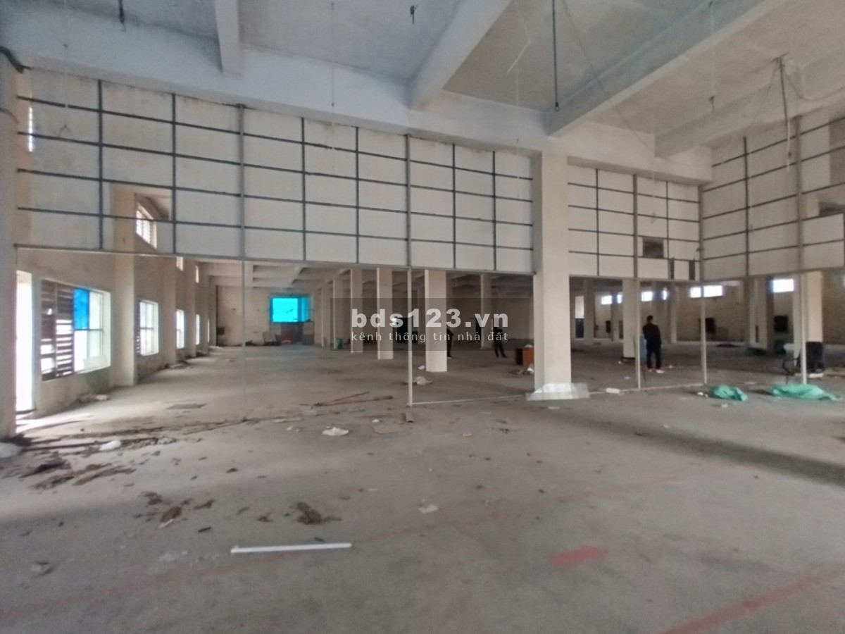 Cho thuê mặt bằng sàn làm kho, vp, sản xuất. 2700m2 có cắt lẻ từ 80m2. Minh Khai