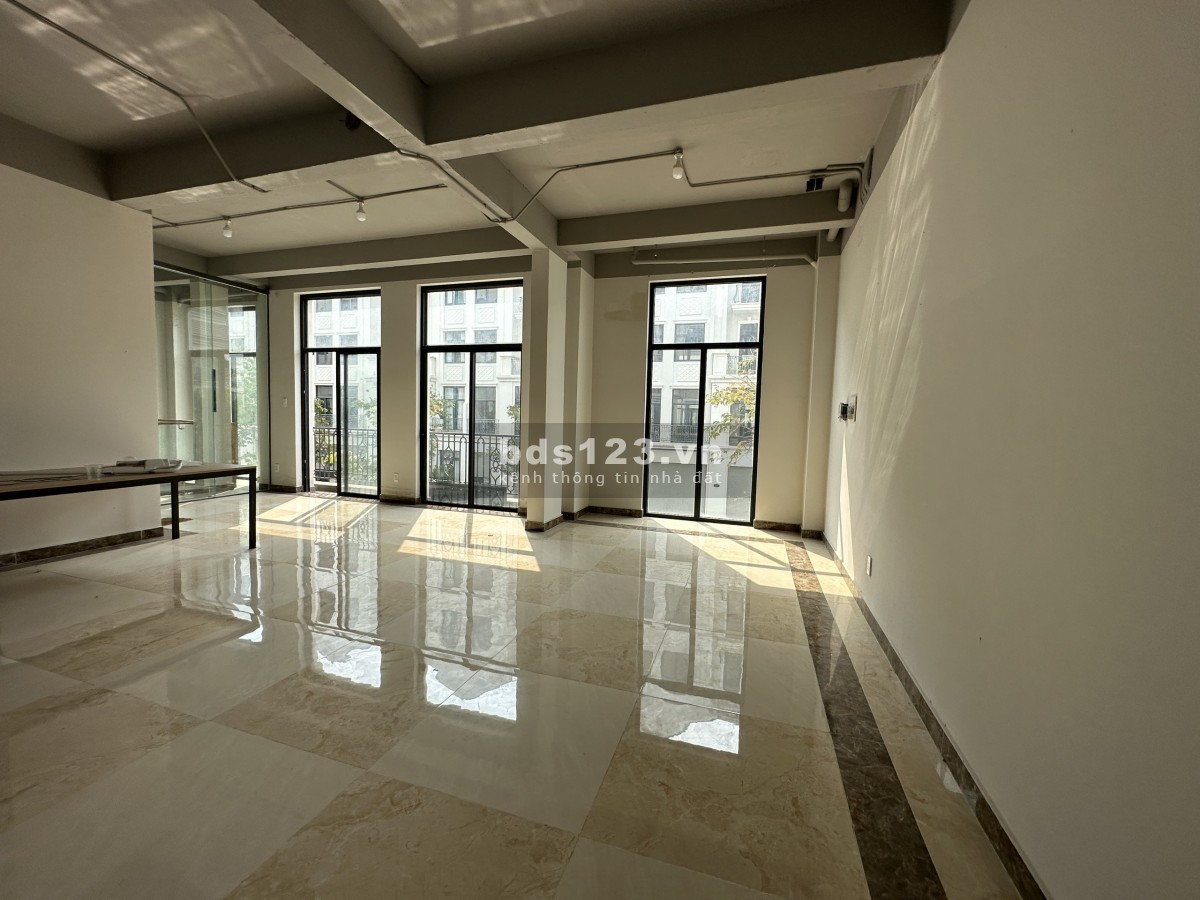 Hoàn thiện nhà liền kề cho thuê tầng 1,2,3,4,5 làm văn phòng vị trí đẹp, trung tâm trong Vinhomes