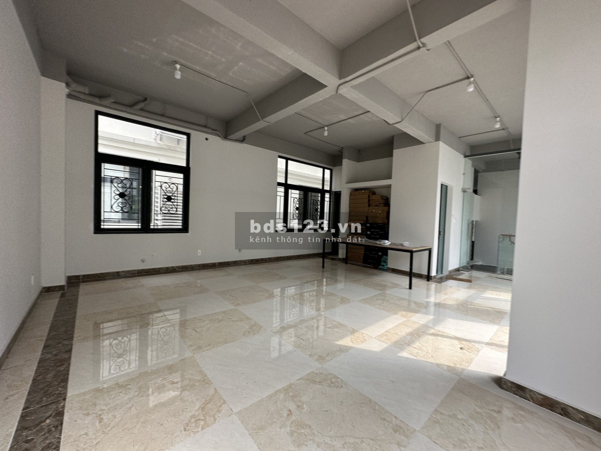 Hoàn thiện nhà liền kề cho thuê tầng 1,2,3,4,5 làm văn phòng vị trí đẹp, trung tâm trong Vinhomes