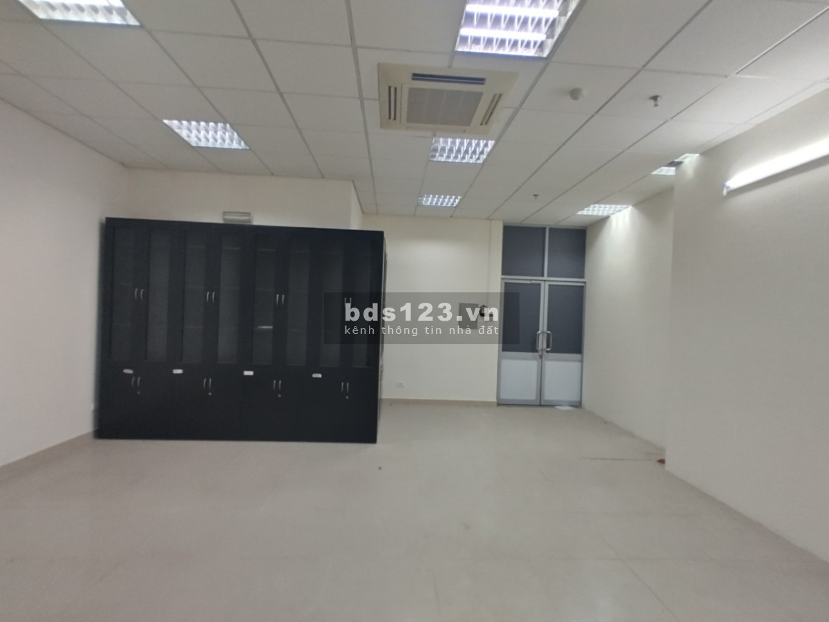 Cho thuê mặt bằng tầng 1 làm văn phòng, spa, các lĩnh vực, 50m2 Ngã 3 Đội Cấn