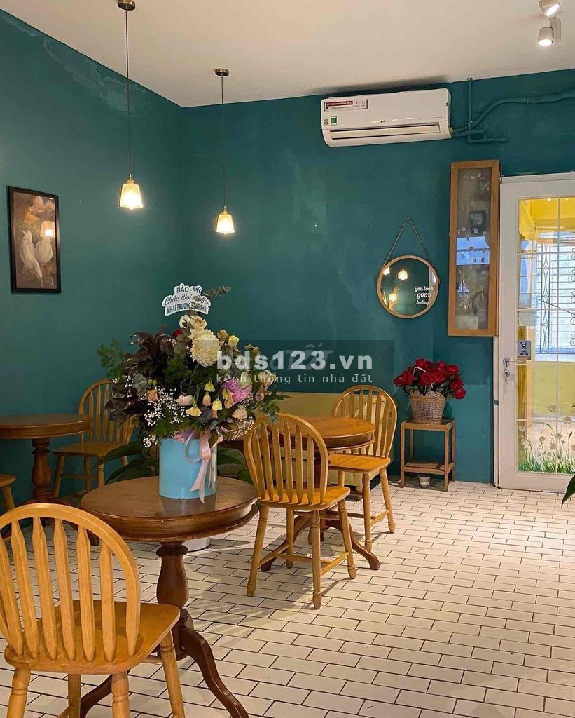 Cho thuê mặt bằng cafe, shop, mặt tiền Nguyễn Huệ, 8 x 12m
