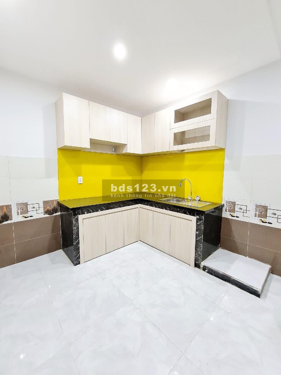 Bán nhà đẹp Tôn Đản - Nhỉnh 2 tỷ chút xíu
