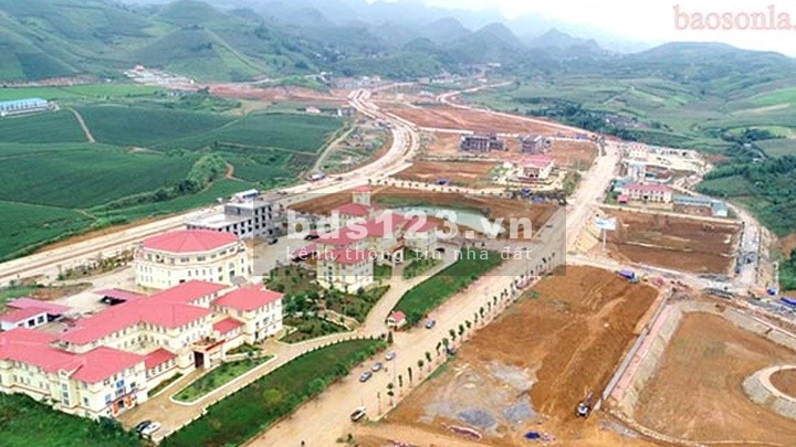 Chính chủ cần bán 1 số lô đất đấu giá trung tâm hành chính huyện Vân Hồ, Sơn La