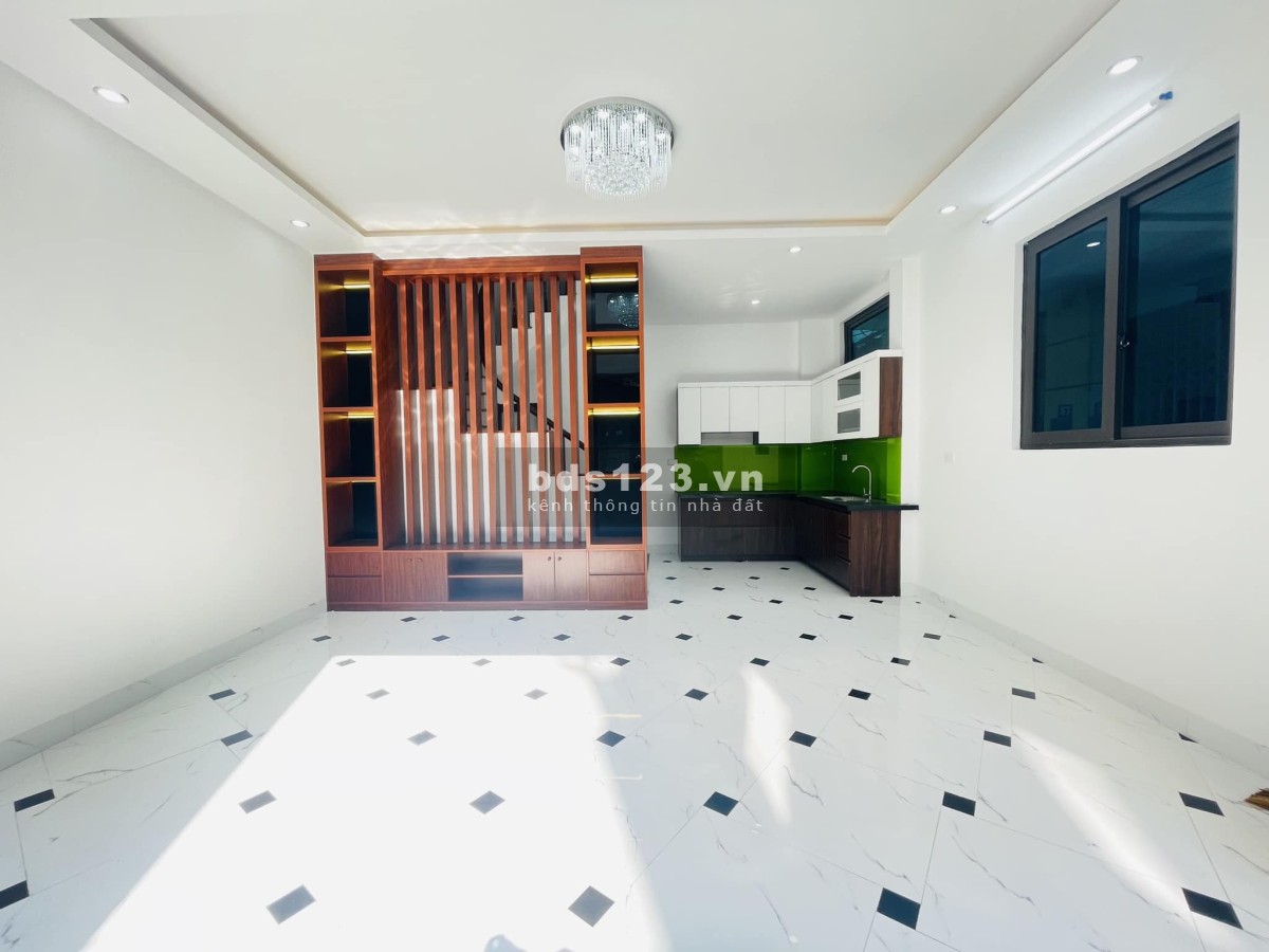 Bán nhà riêng lô góc, nhà mới, ở ngay - Gần phố, mặt tiền rộng, cực thoáng