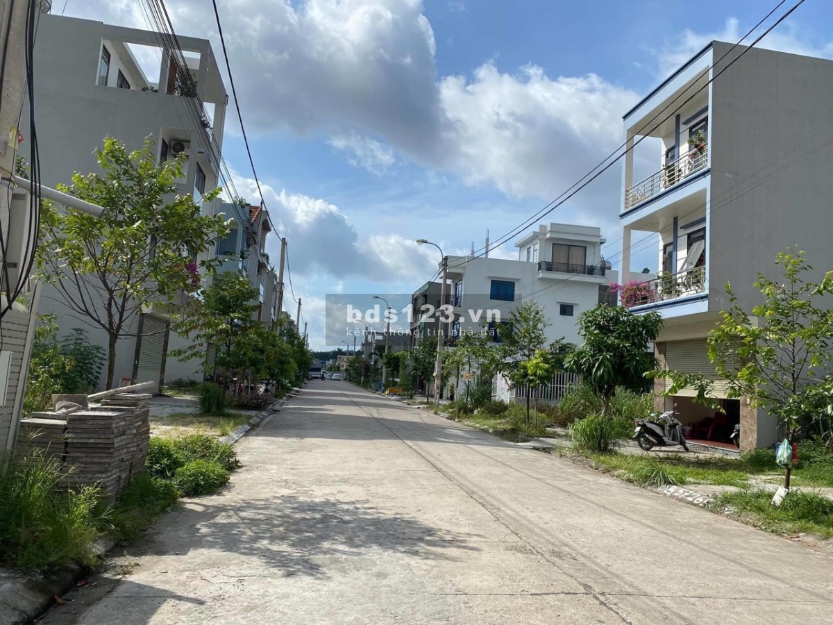Cần vốn đầu tư mở công ty muốn nhanh bán đất lô nằm tại Dĩ An, Bình Dương