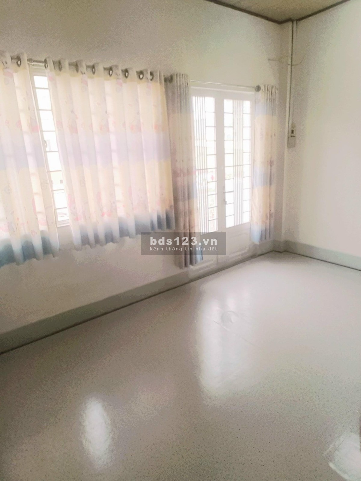 Bán gấp nhà riêng Võ Duy Ninh phường 22 Bình Thạnh. Trệt 2 lầu. Dt 26m2. Giá 3,2 tỷ