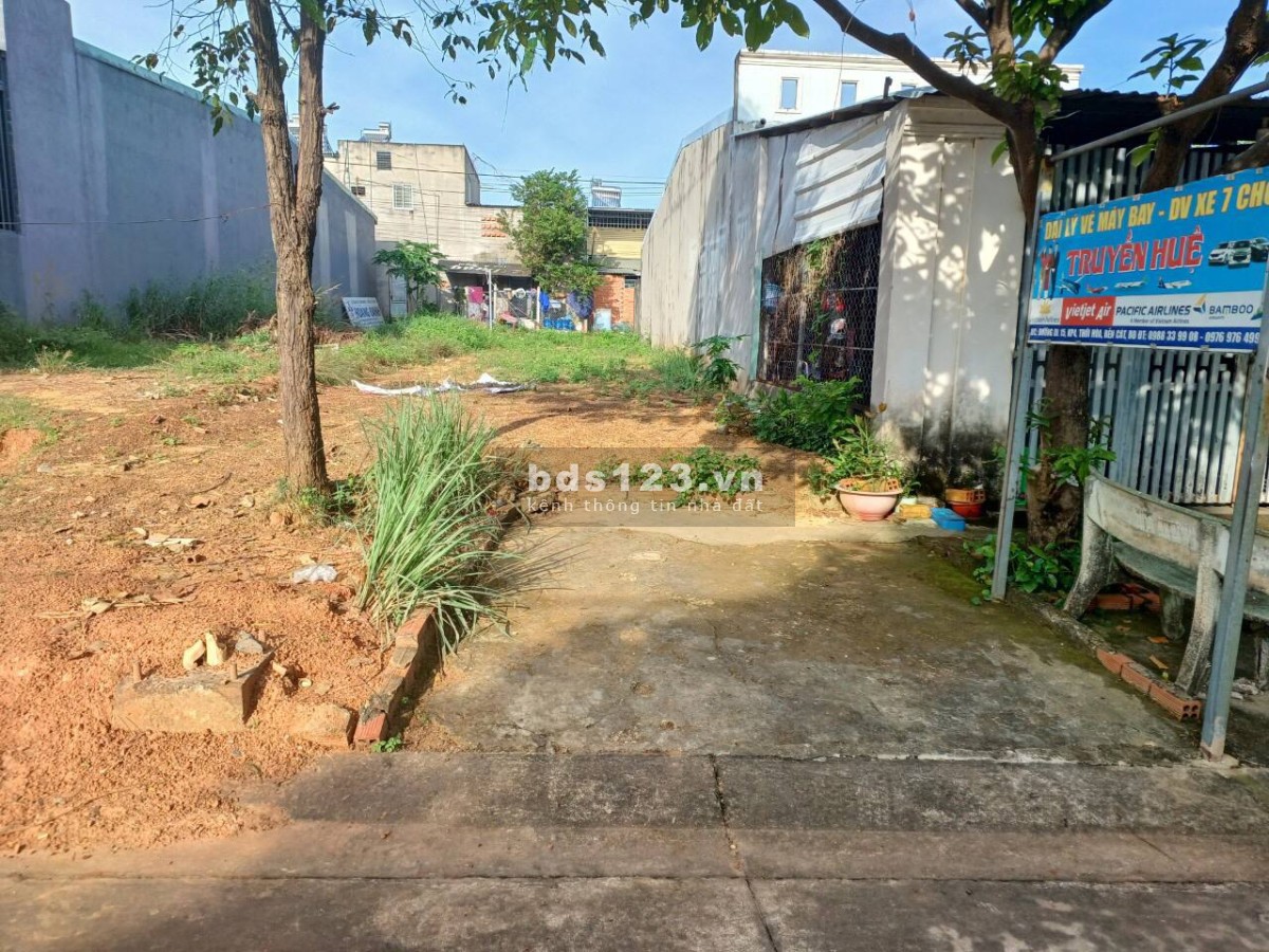 Chú tôi muốn bán lô đất ở Bình Dương với diện tích 300 mét vuông và giá 1 tỷ 380 triệu đồng