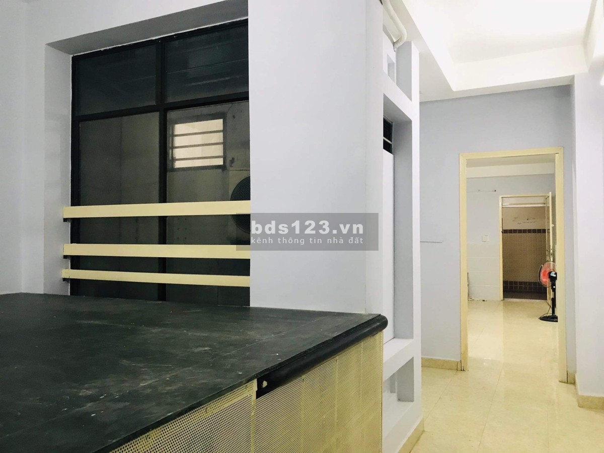 Bán gấp (hoặc Cố) shophouse hai tầng 124m2, chung cư Tôn Thất Thuyết, TP. HCM