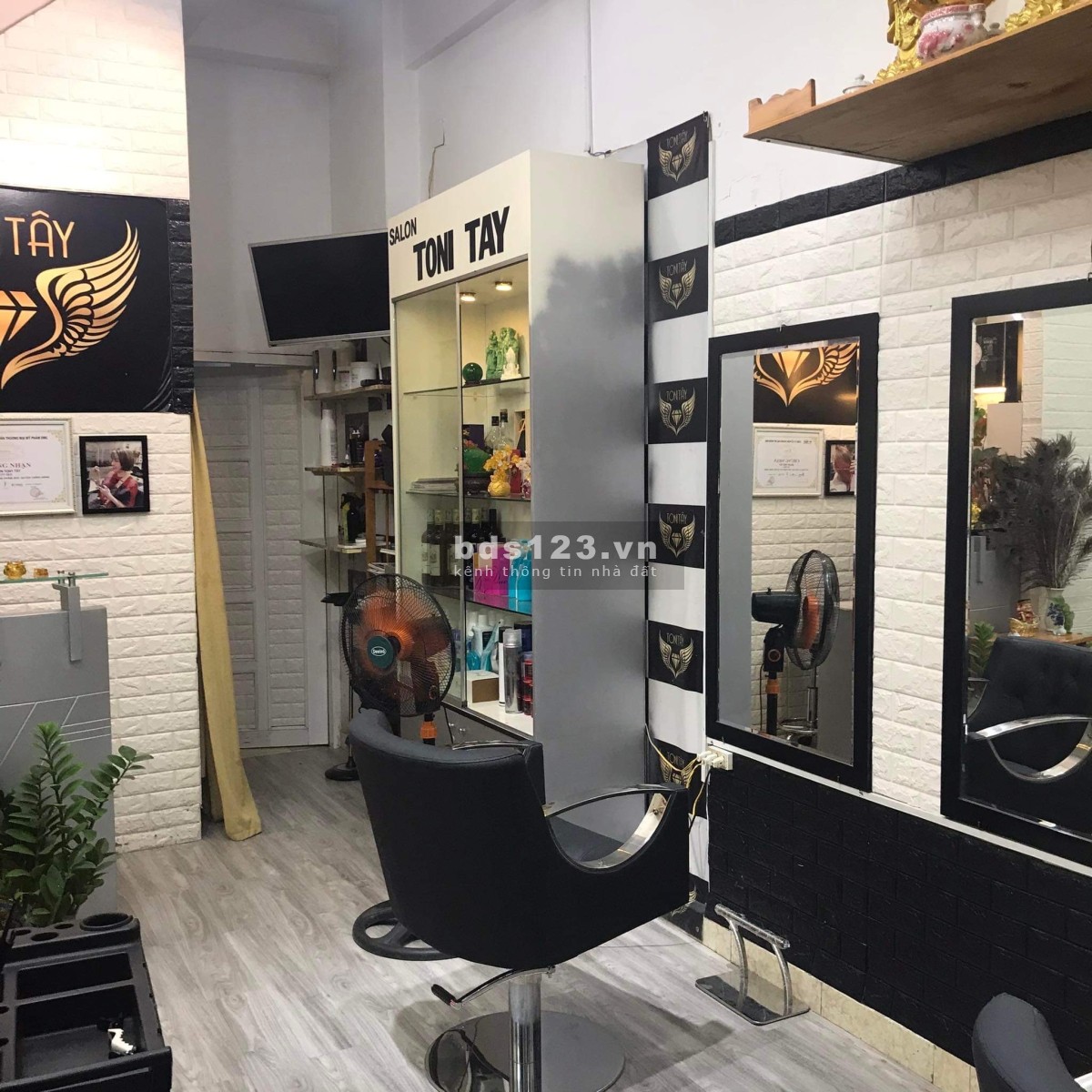 Bán gấp (hoặc Cố) shophouse hai tầng 124m2, chung cư Tôn Thất Thuyết, TP. HCM
