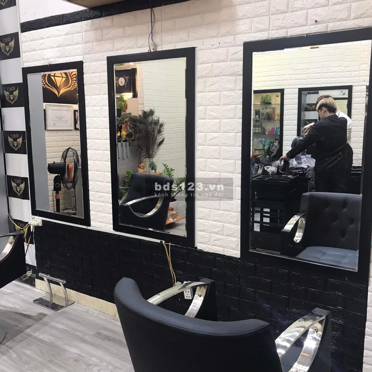 Bán gấp (hoặc Cố) shophouse hai tầng 124m2, chung cư Tôn Thất Thuyết, TP. HCM