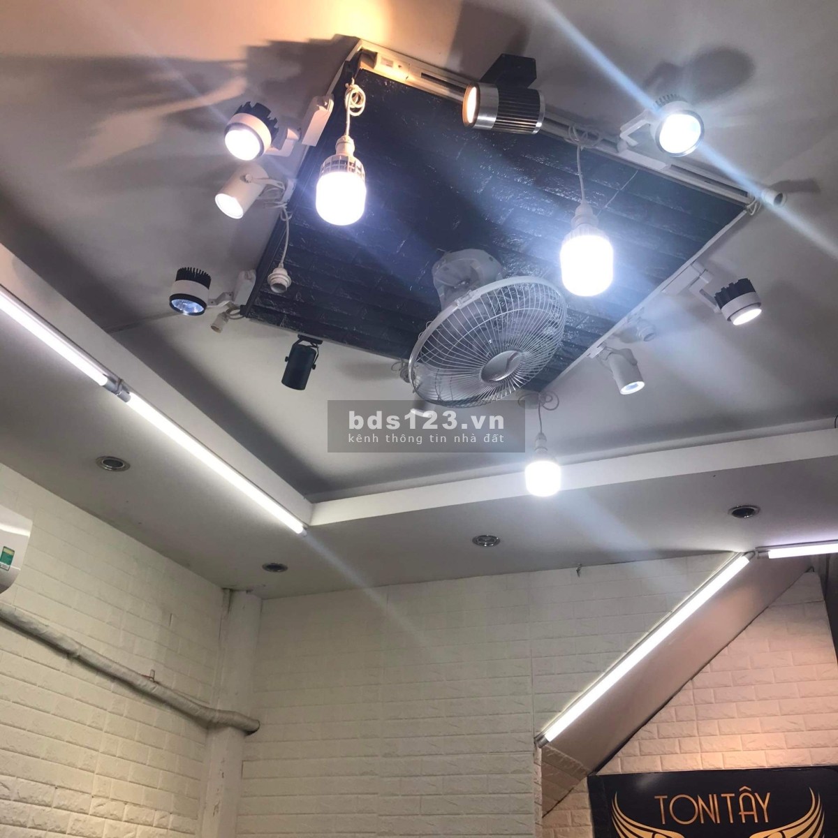 Bán gấp (hoặc Cố) shophouse hai tầng 124m2, chung cư Tôn Thất Thuyết, TP. HCM