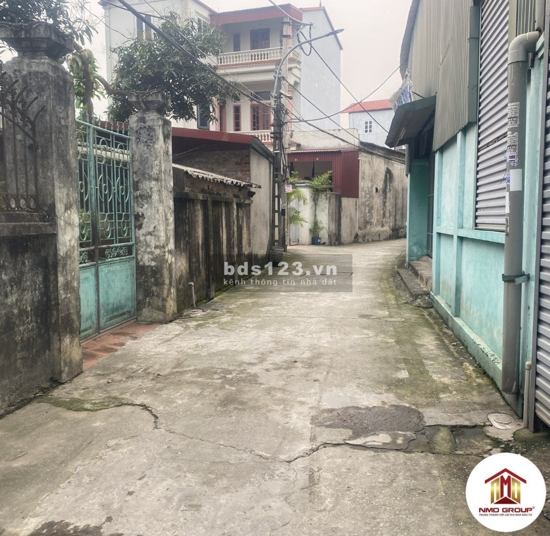 Bán nhà 3 tầng Vân Điềm Vân Hà Đông Anh nhỉnh 2,4 tỷ, lh: 0888696362