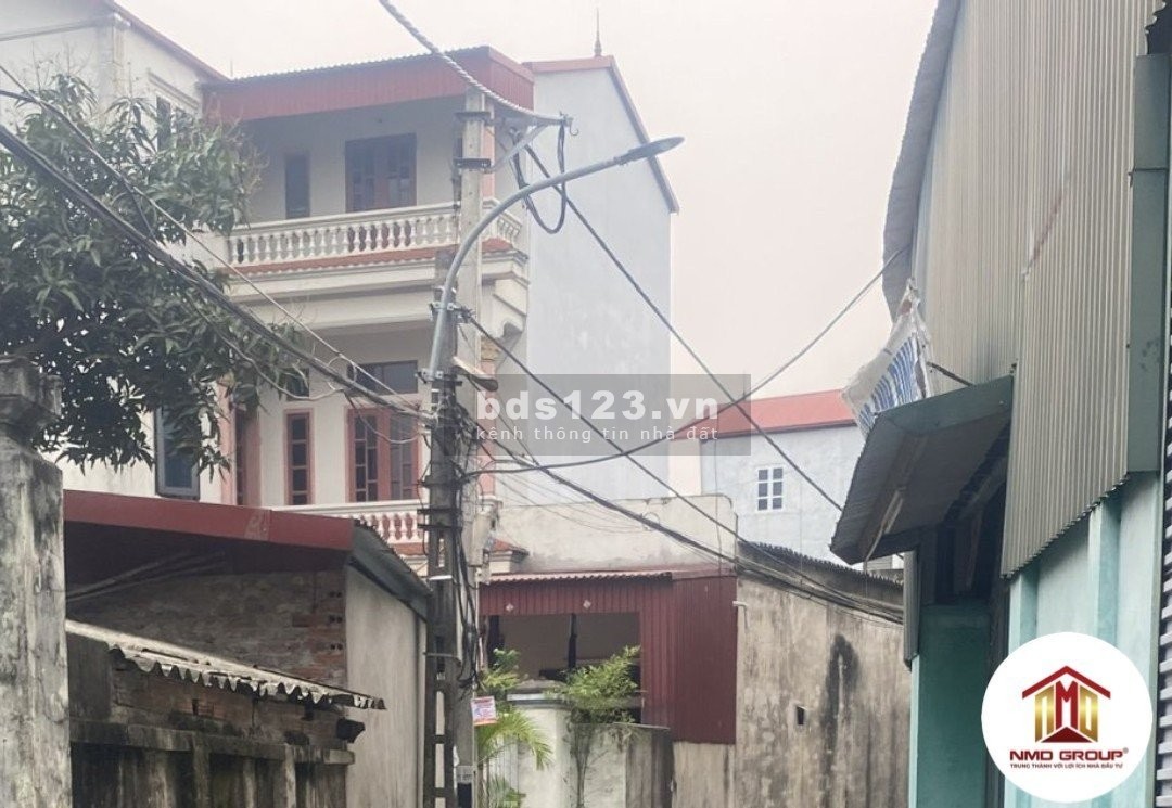 Bán nhà 3 tầng Vân Điềm Vân Hà Đông Anh nhỉnh 2,4 tỷ, lh: 0888696362