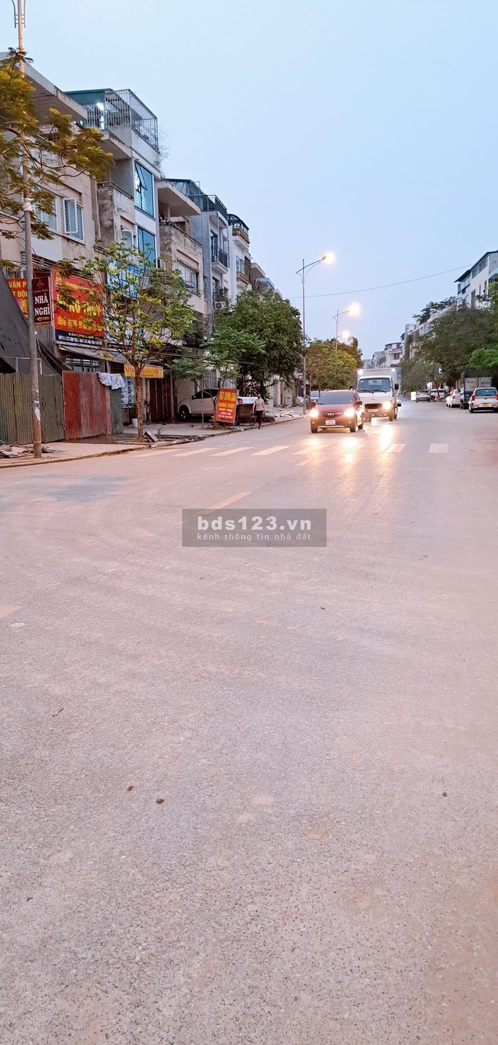 Bán nhà Văn Phú, Hà Đông: 90m2, Thang máy nhập khẩu, vị trí cực đẹp, kinh doanh đỉnh.