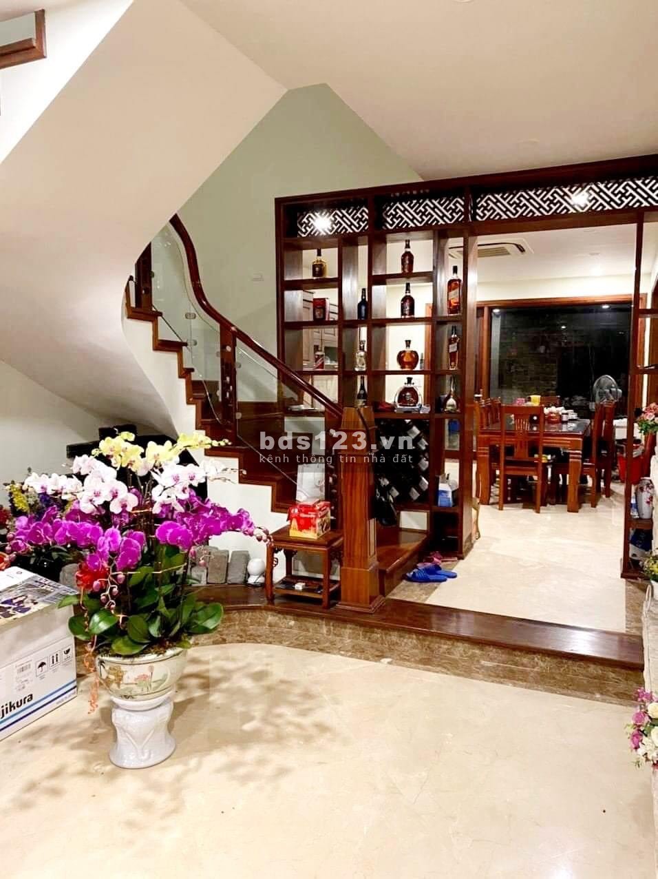 Bán nhà Văn Phú, Hà Đông: 90m2, Thang máy nhập khẩu, vị trí cực đẹp, kinh doanh đỉnh.