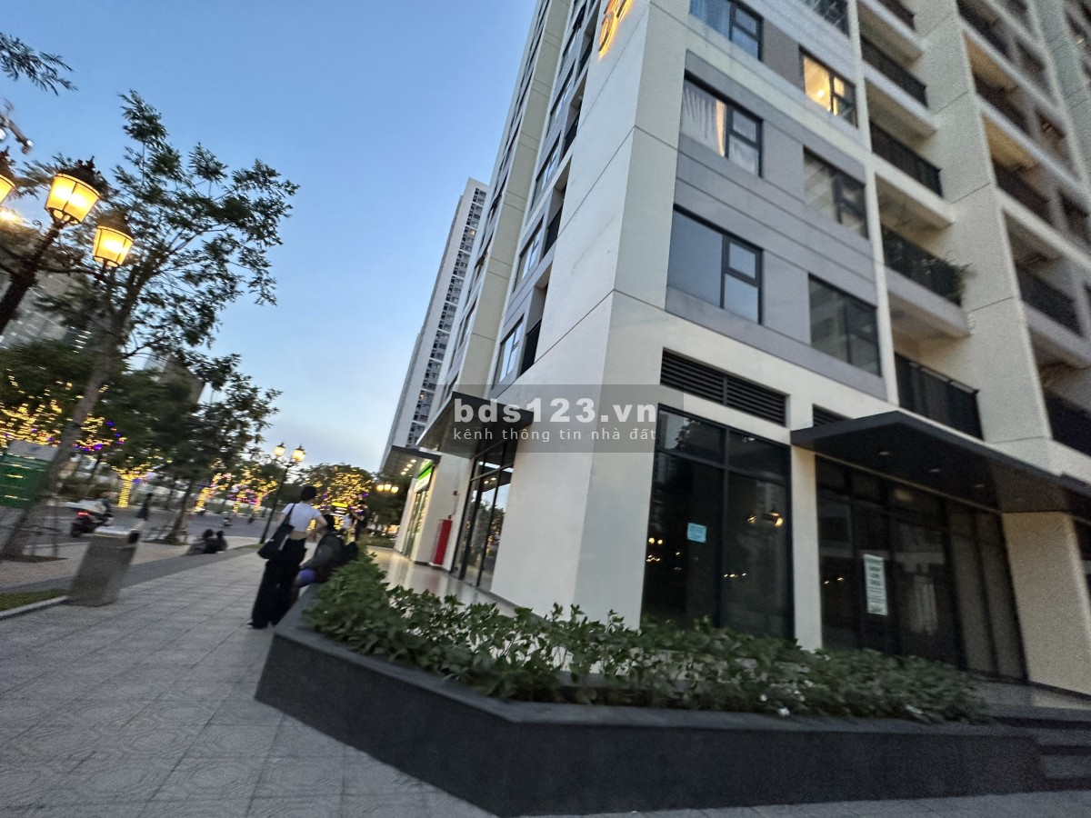 Cho thuê mặt bằng Shophouse CC Vinhomes, mặt sảnh, trục đường lớn, vị trí chung tâm 71 tòa chung cư