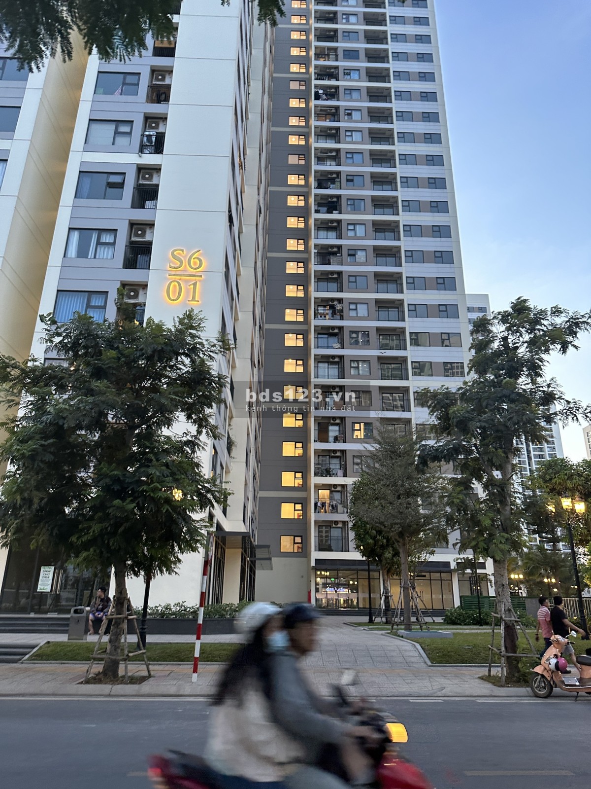Cho thuê mặt bằng Shophouse CC Vinhomes, mặt sảnh, trục đường lớn, vị trí chung tâm 71 tòa chung cư