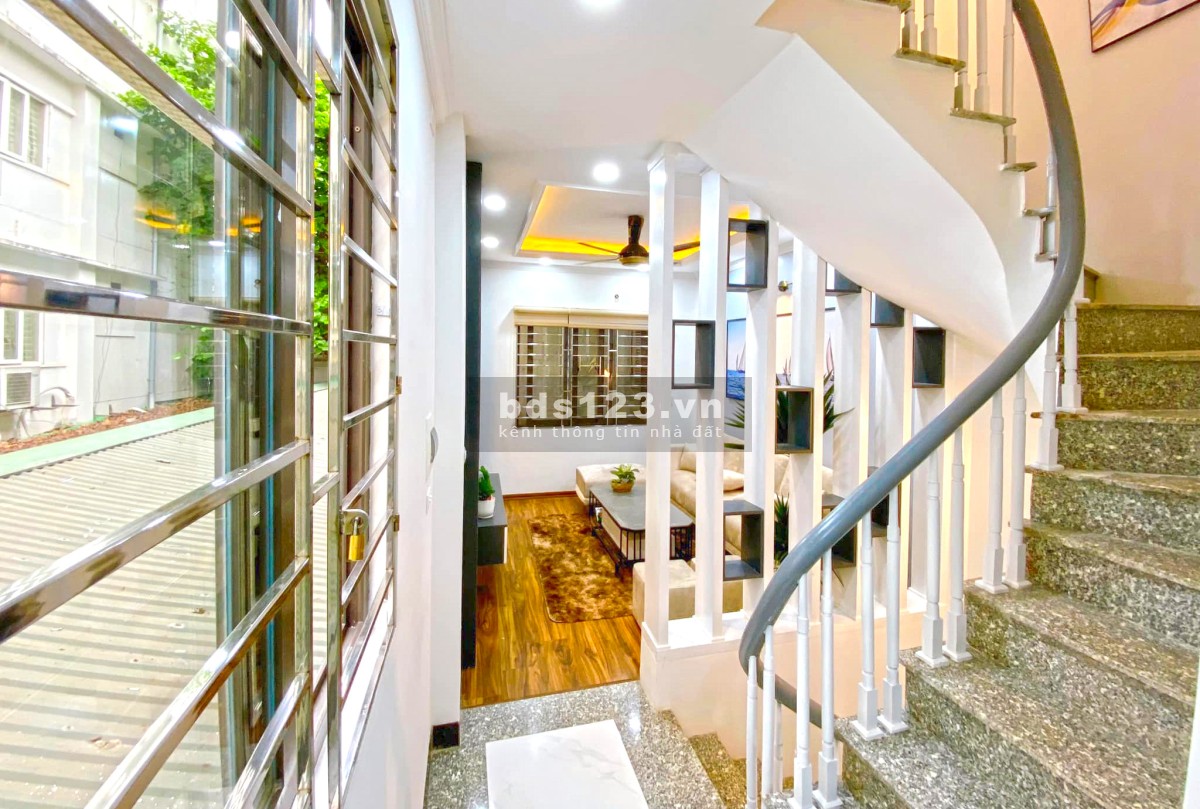 Bán nhà Quan Nhân, Thanh Xuân oto vào nhà ngõ thông hiếm nhà bán 40m2 giá 5,2 tỷ