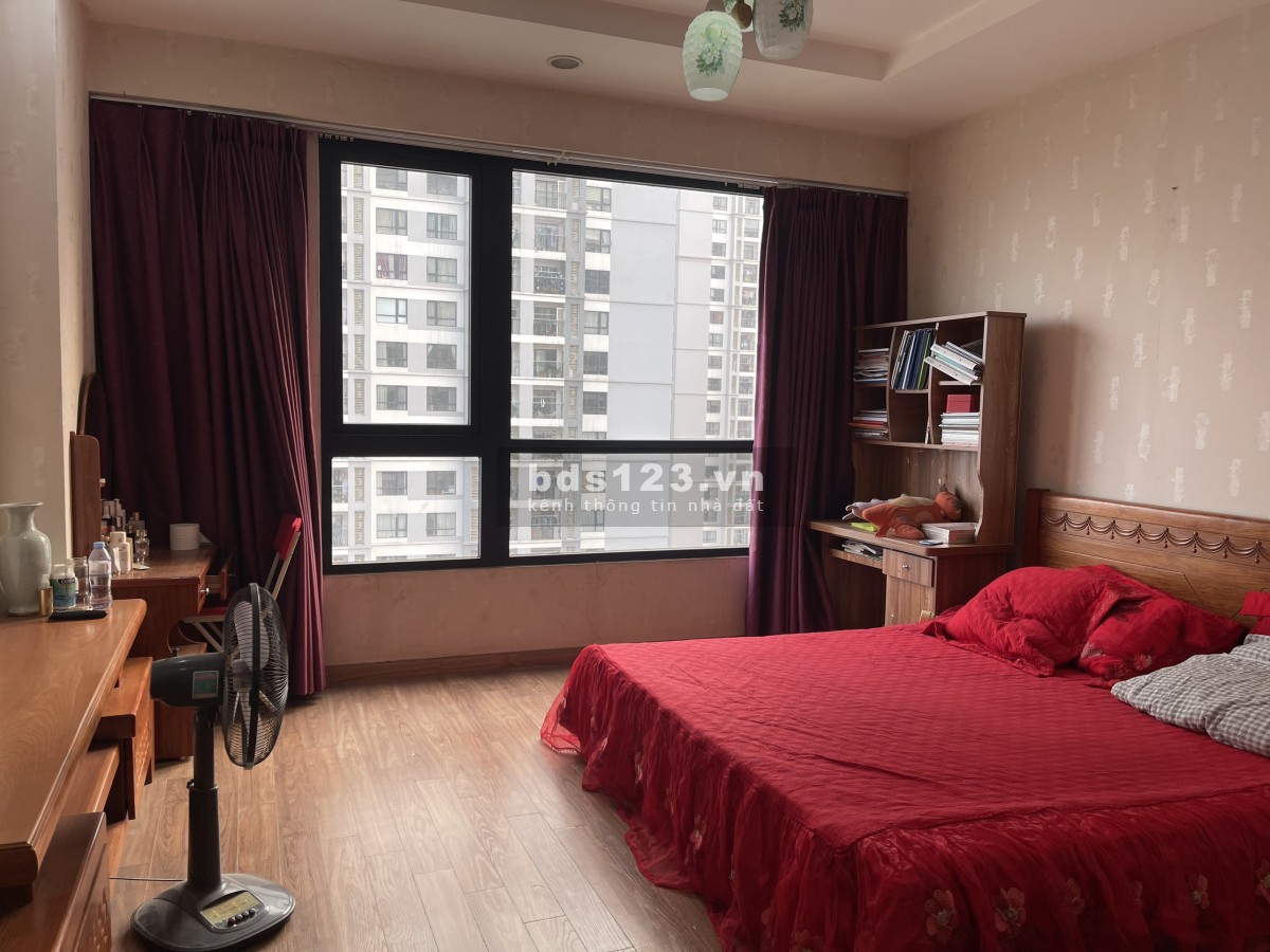Cần bán căn hộ 3pn 2wc 95m2, 4,3 tỷ, tầng trung view thoáng ngay Times City