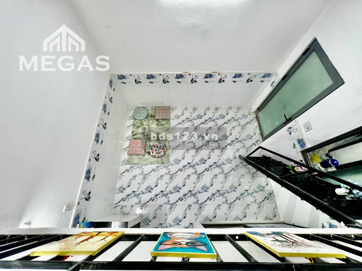 Cho thuê phòng trọ DUPLEX 30M2 gác cao 1m8 giá rẻ đường Hương Lộ 2 ngay gần ngã tư Bốn Xã