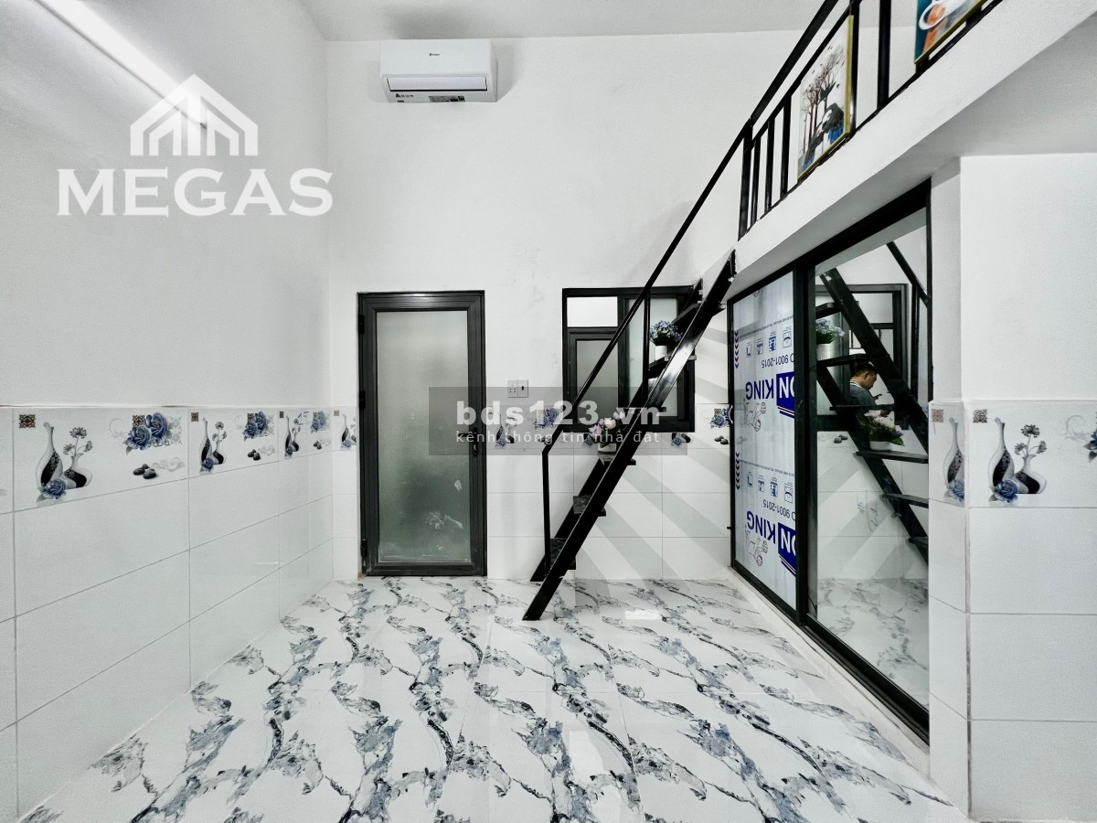 Cho thuê phòng trọ DUPLEX 30M2 gác cao 1m8 giá rẻ đường Hương Lộ 2 ngay gần ngã tư Bốn Xã
