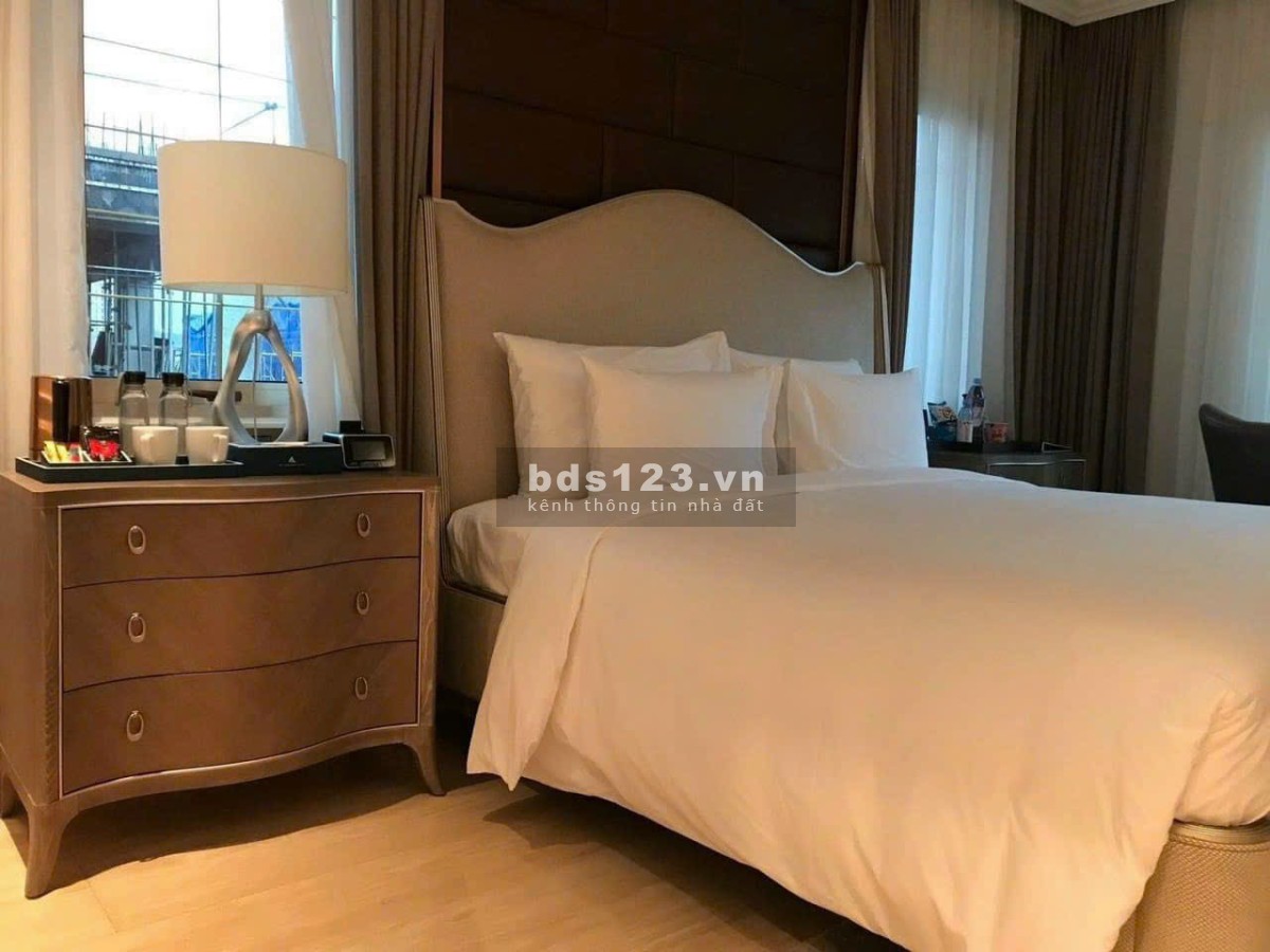 Biệt thự mặt sông 427m2, đối diện sân golf, thiết kế độc bản, giá bán giảm mạnh, sổ hồng lâu dài