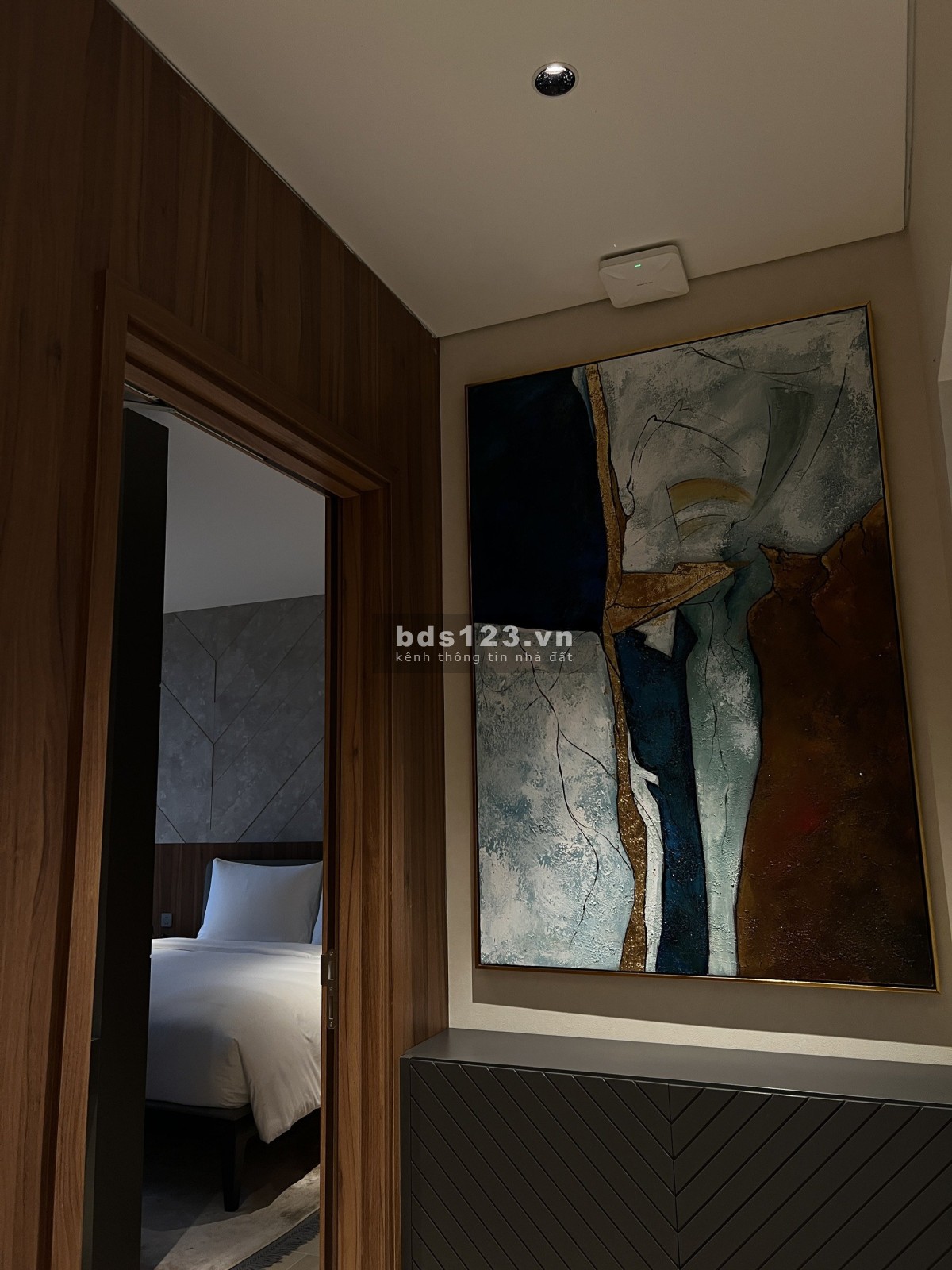 Biệt thự mặt sông 427m2, đối diện sân golf, thiết kế độc bản, giá bán giảm mạnh, sổ hồng lâu dài