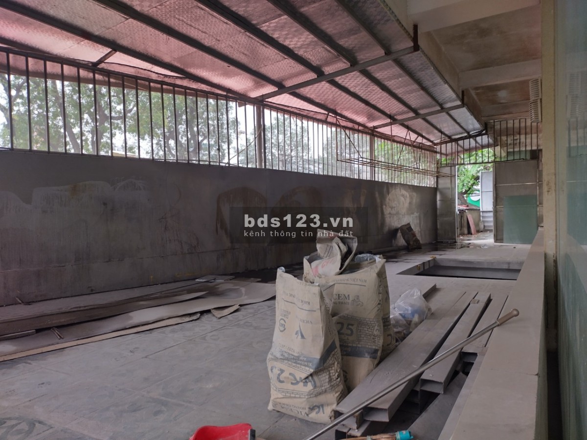 Cho thuê mặt bằng lô góc ngã 3 vị trí đẹp 450m2. Phù hợp làm nhà hàng, siêu thị