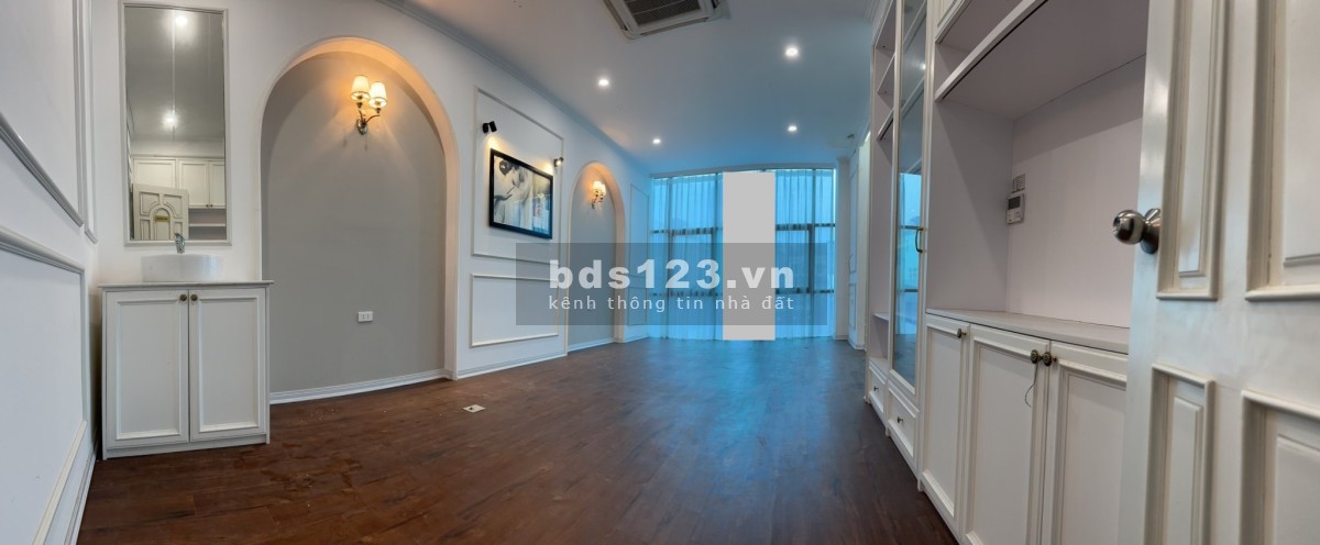 Cho thuê nhà mặt phố Mai Hắc Đế. 60m2 x 8 tầng 1 tum. Nhà sơn sửa đẹp.