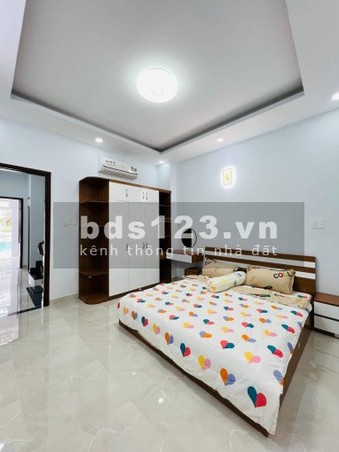 Bán nhà riêng HXH 8m, CMT8 Phường 13 Quận 10. Gần CLB Lan Anh.