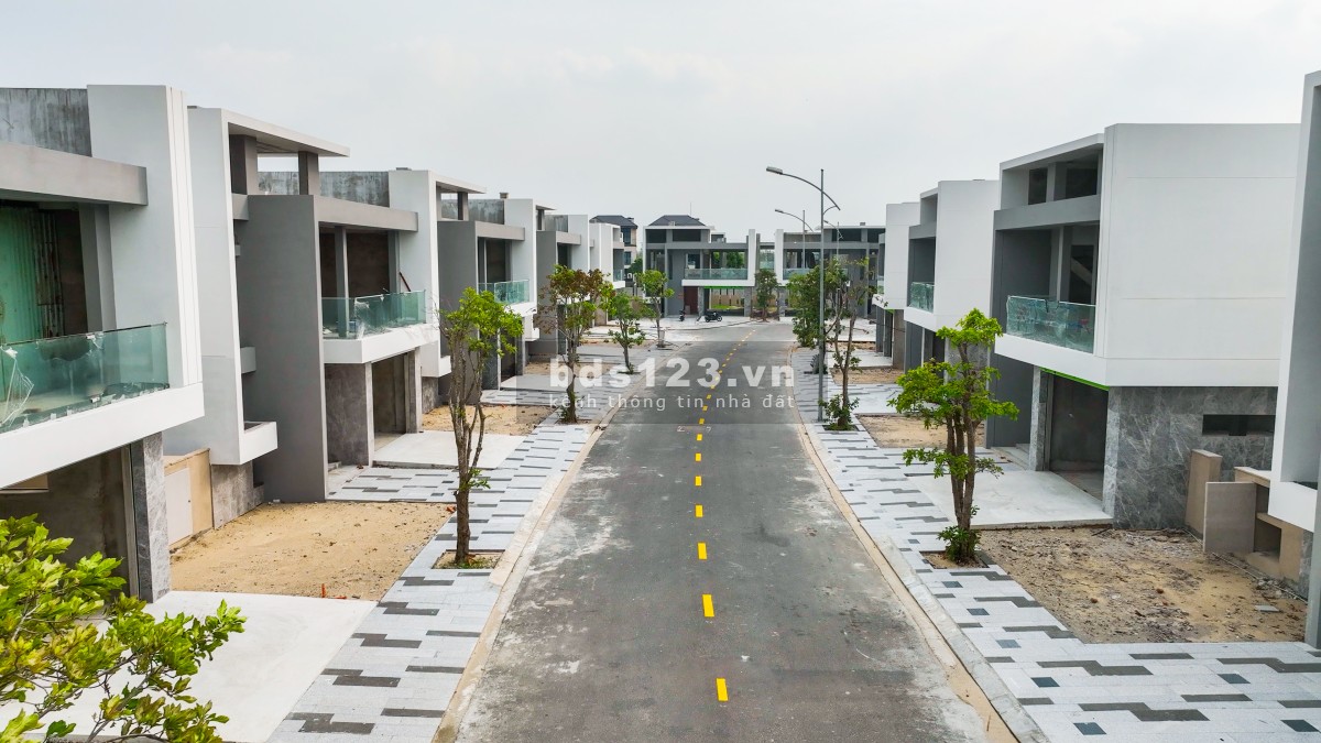 Cực hiếm còn đúng 1 căn biệt thự 427m2 liền kề căn Sơn Tùng MTP ven biển Đà Nẵng, sang tên nhanh