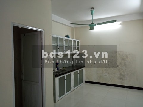 Chính chủ cần bán nhà 2 tầng x 30m2 tại 238 Âu cơ , ô tô đỗ cửa . Giá 1,35 tỷ