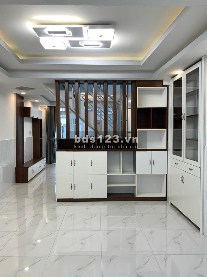 Chủ giảm mạnh cần bán nhà gấp, hẻm an ninh, gần Mai Xuân Thưởng, 2 tầng, 30m2, nhỉnh 2 tỷ