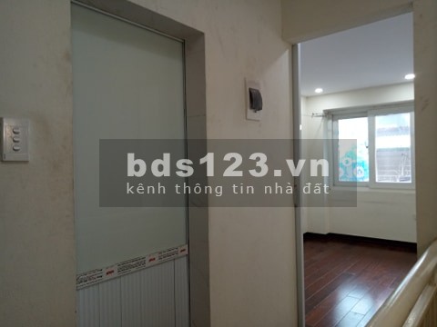 Chính chủ cần bán nhà 2 tầng x 30m2 tại 238 Âu cơ , ô tô đỗ cửa . Giá 1,35 tỷ
