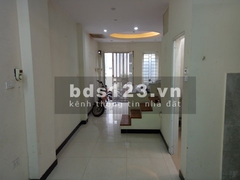 Chính chủ cần bán nhà 2 tầng x 30m2 tại 238 Âu cơ , ô tô đỗ cửa . Giá 1,35 tỷ