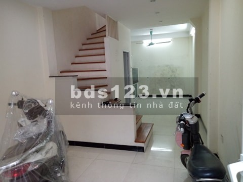 Chính chủ cần bán nhà 2 tầng x 30m2 tại 238 Âu cơ , ô tô đỗ cửa . Giá 1,35 tỷ
