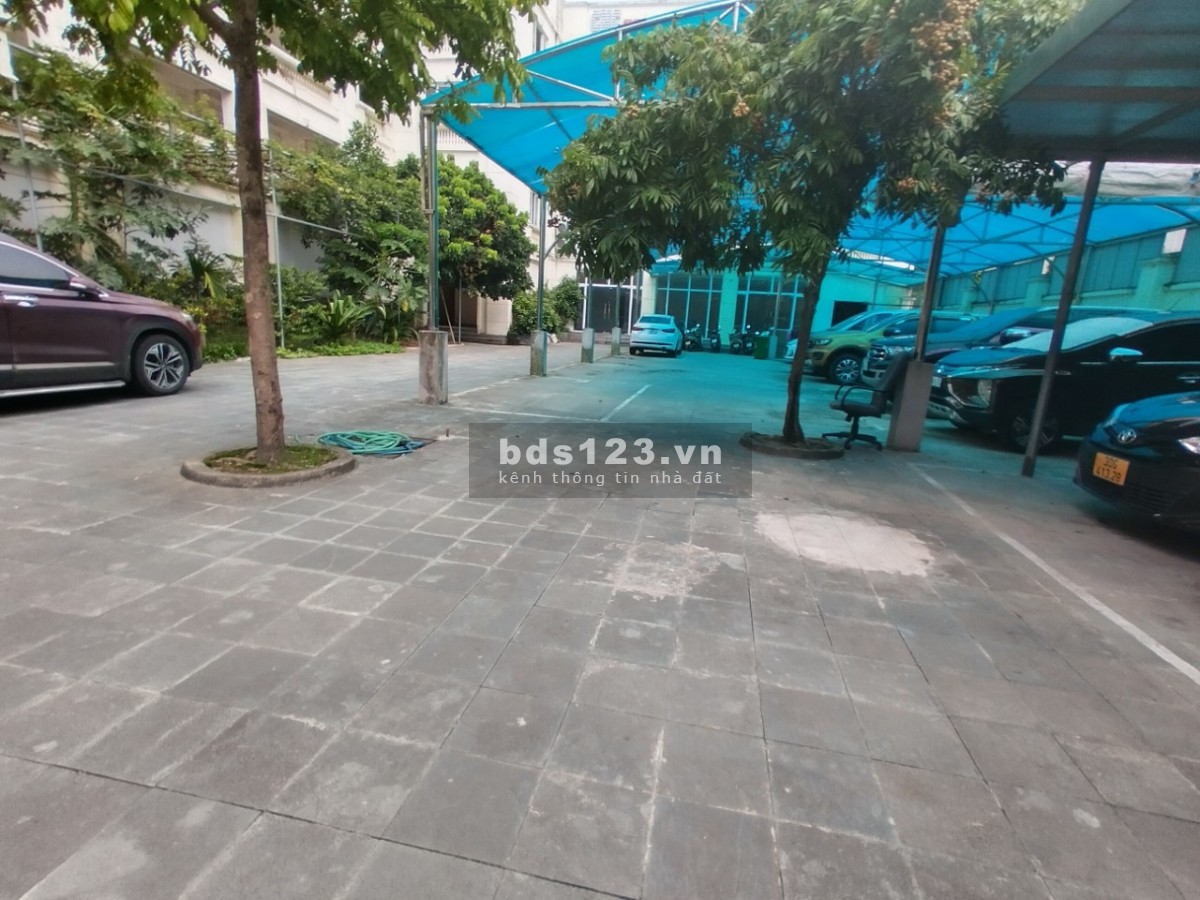 Cho thuê 3 khối tòa nhà VP, diện tích trống tổng 3000m2. Có cắt lẻ