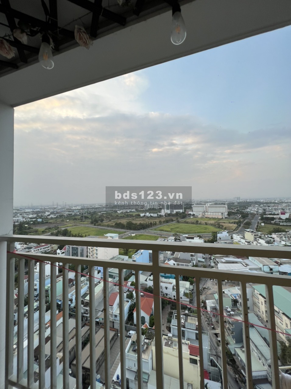 Cho thuê căn hộ Moonlight Boulevard 2pn 2wc full nội thất sang trọng 11 triệu, vào ở liền.