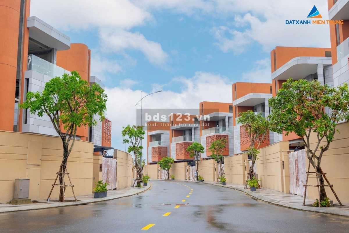 Cực hiếm còn đúng 1 căn biệt thự 427m2 liền kề căn Sơn Tùng MTP ven biển Đà Nẵng, sang tên nhanh