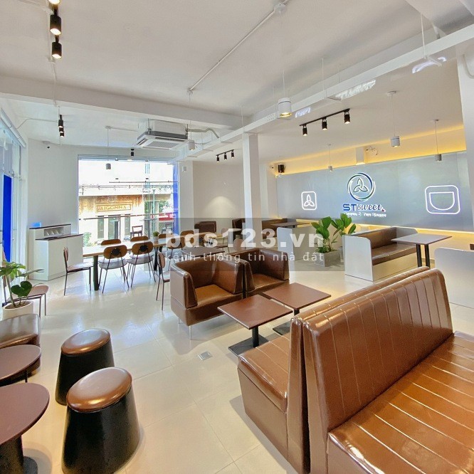 Cho thuê nhà mặt tiền căn góc 2 mặt tiền quận 1