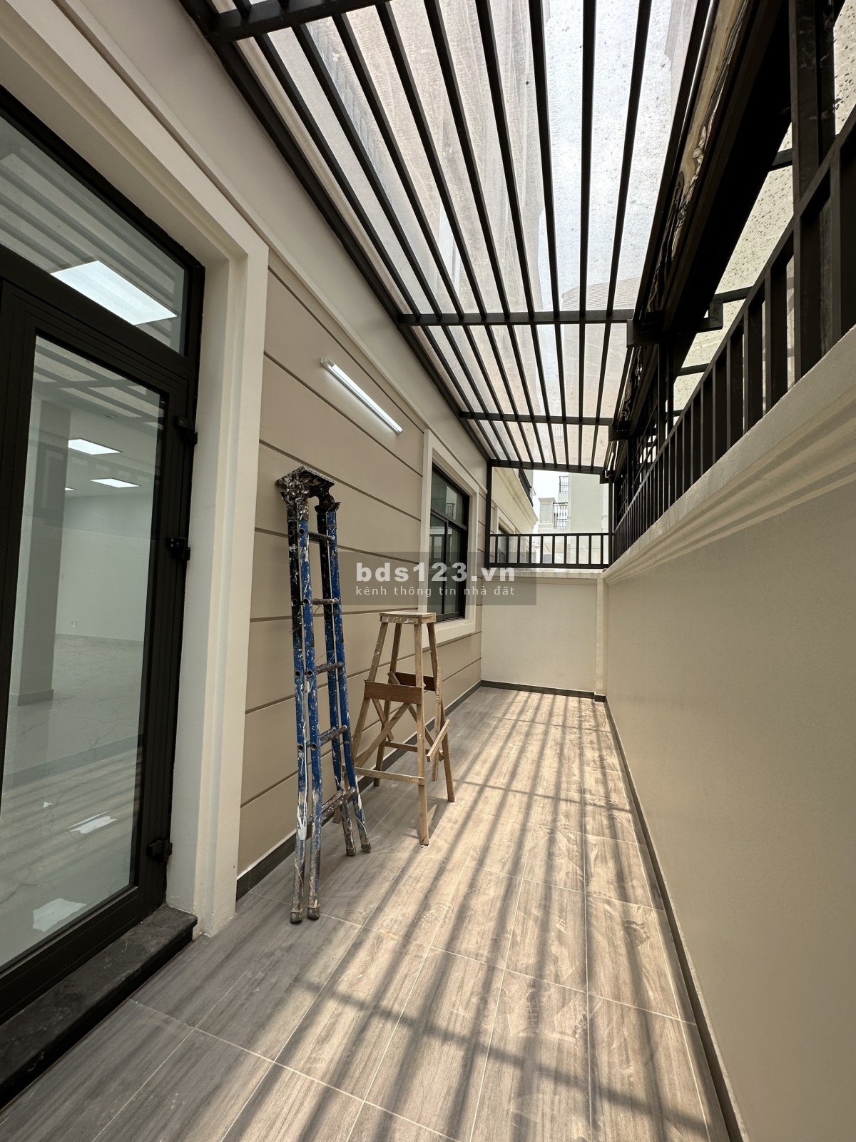 Tầng trệt giá tốt tại Vinhomes Quận 9, làm văn phòng mặt bằng kinh doanh