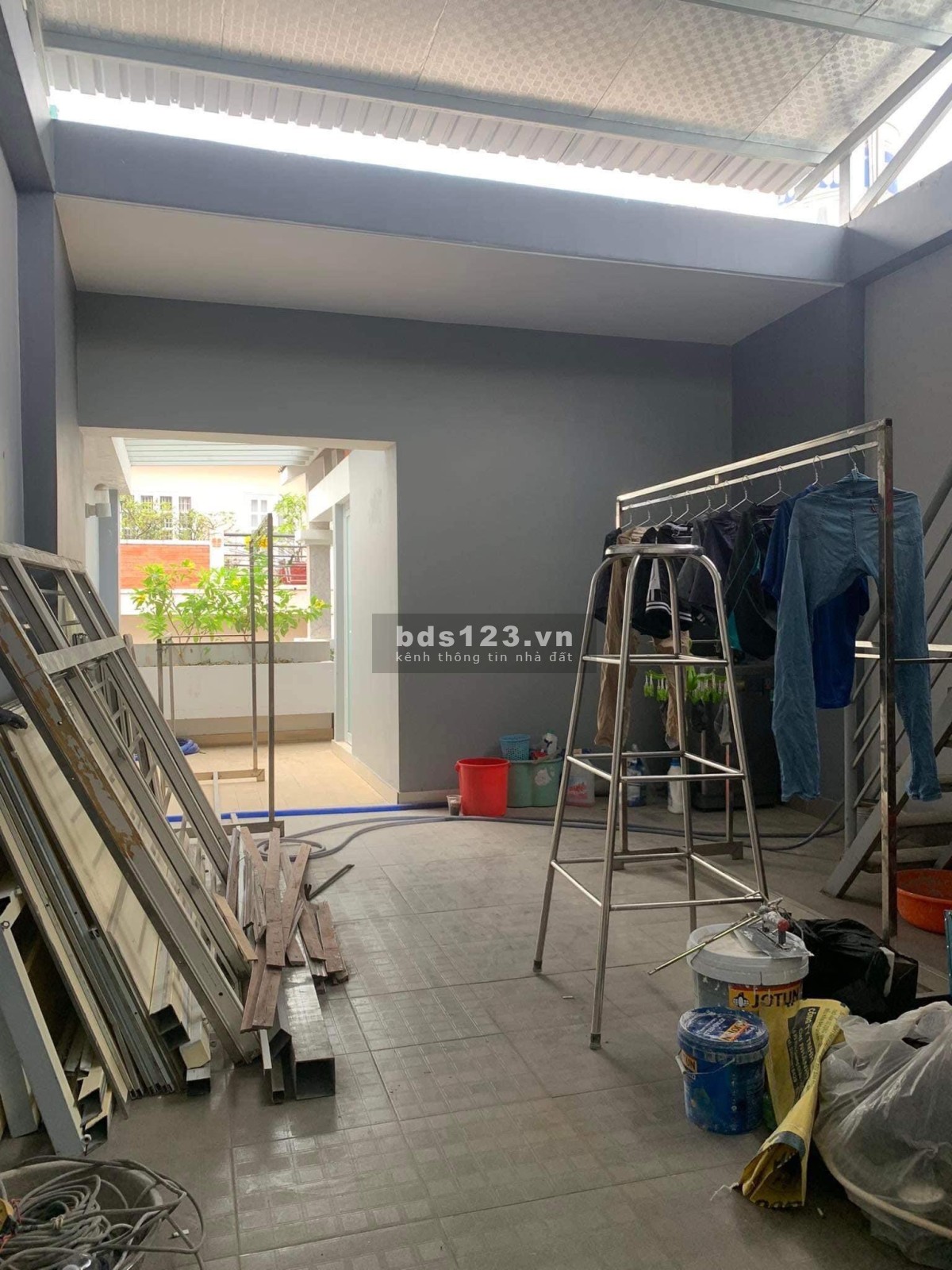 Bán gấp nhà mặt xe HXT thông thương, xe hơi ngủ nhà Huỳnh Văn Bánh, 4 tầng, 4.8*18m, 91m2, 16.8 tỷ