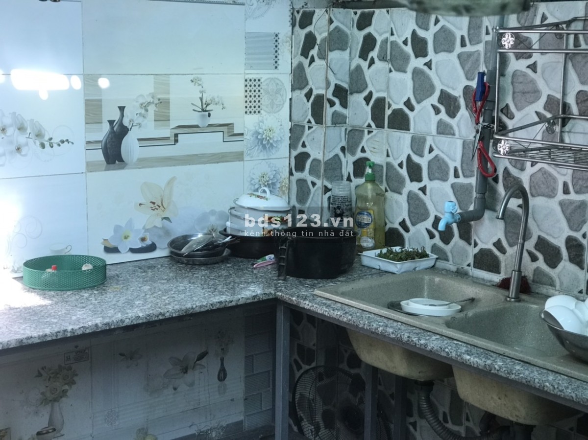 Cho thuê nhà nguyên căn 49/3 đường TL57 P. Thạnh Lộc Q12 giá 2,5tr/th