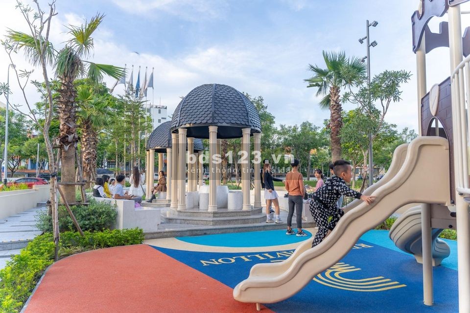 Giảm sâu 4 tỷ bán nhà mặt tiền mới xây Regal Pavillon trung tâm Hải Châu, Đà Nẵng